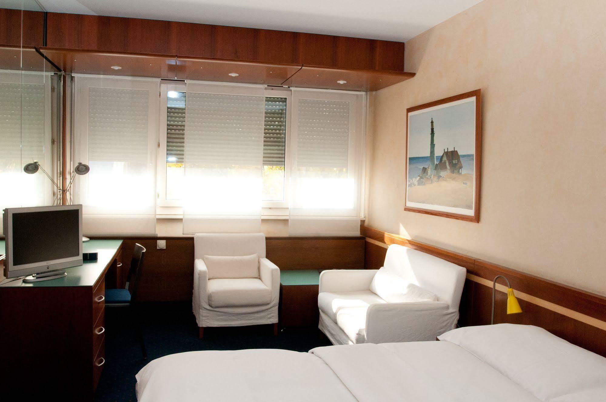 Hostellerie De La Vendee Lancy Exterior foto